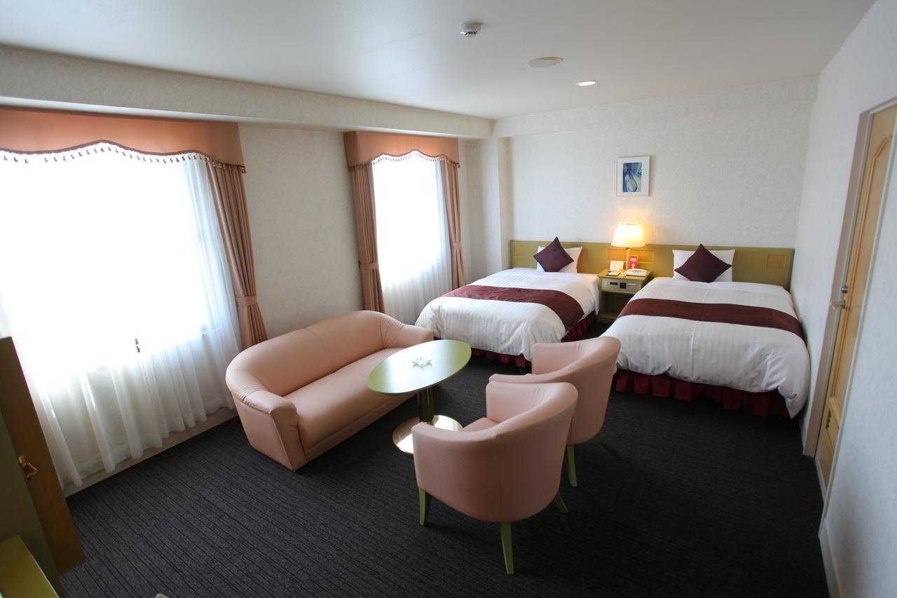 Hotel Verfort Hyuga Exterior foto