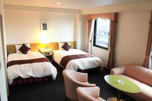 Hotel Verfort Hyuga Exterior foto